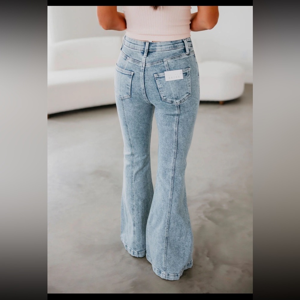 Saige High Rise Flare Jeans Size 11/30 Acid Wash Vertical Seam Detail Stretch - Picture 2 of 12
